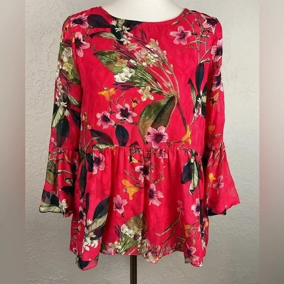 Women’s Cupid Hot Pink Bell Sleeve Babydoll Floral Top Size Medium - Picture 4 of 10